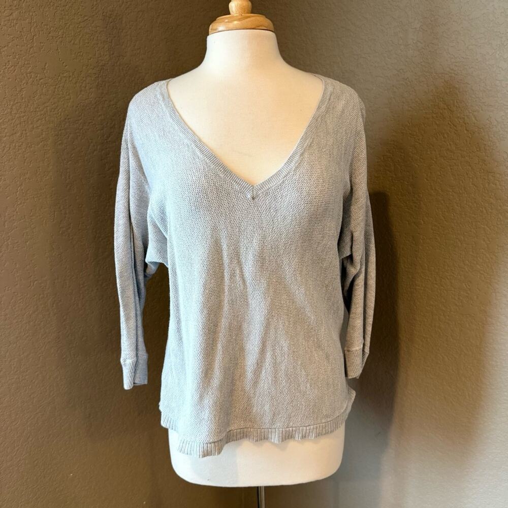 Express Gray V Neck Back Zip Tunic Sweater Women’s Large